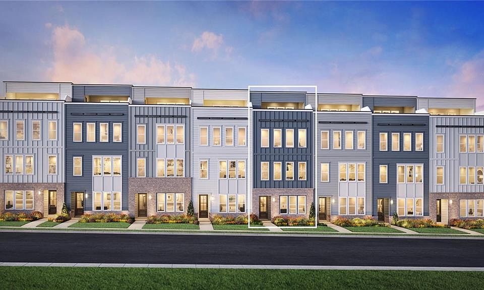 1st image of 2476 Pullman Ave