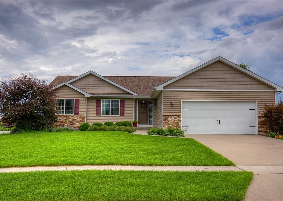 1st image of 207 NW Mils Dr