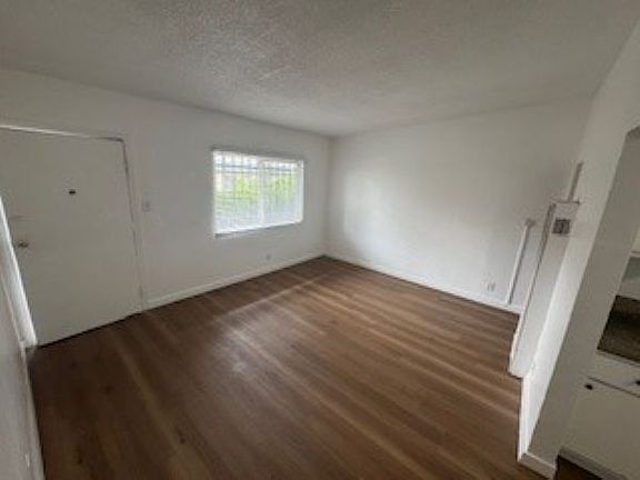 4th image of 11106 S Normandie Ave #7