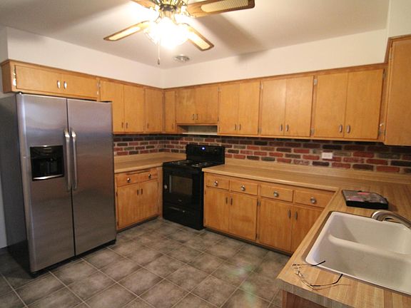 3rd image of 3555 N Neva Ave #3S