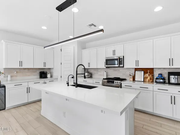 4007 N 101ST Drive, Avondale, AZ 85392