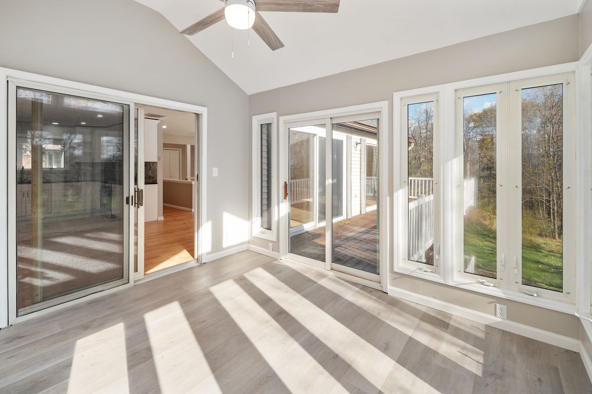 next background image