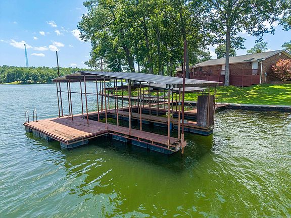 5th image of 164 Riverside Dr