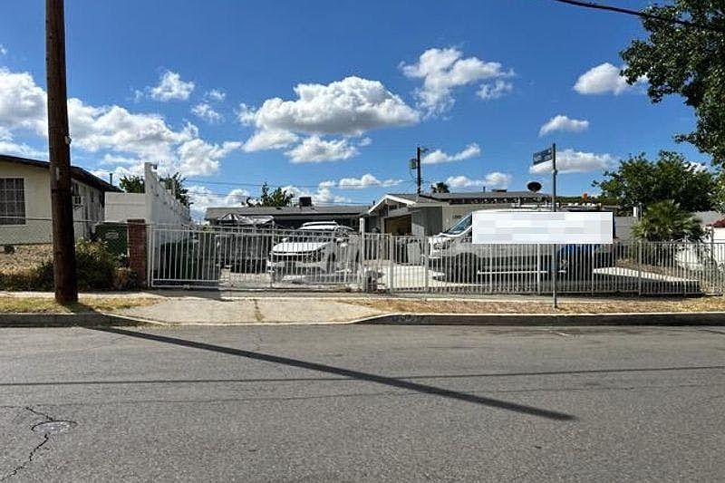 1st image of 13192 Sayre St