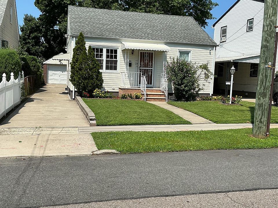 1st image of 11824 236th Street