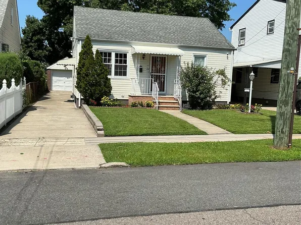 11824 236th Street, Cambria Heights, NY 11411