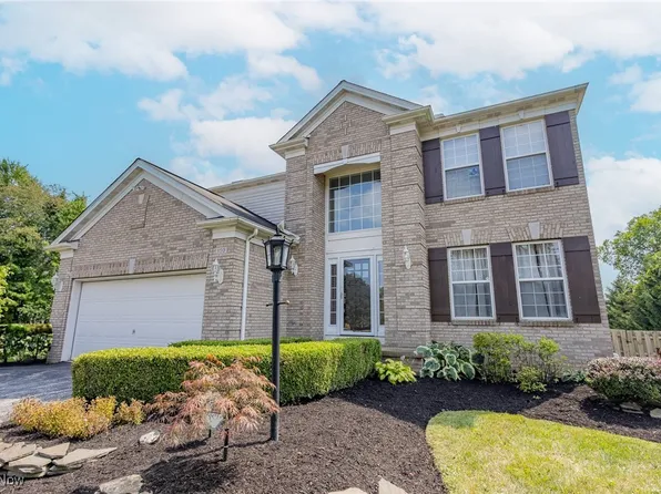 150 Kensington Ct, Chagrin Falls, OH 44023