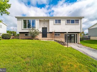 907 Marbrook Ln, York, PA 17404