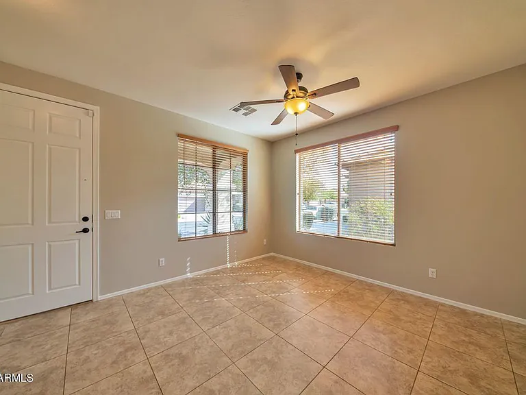 4063 E Cherry Hills Dr — Photo 2