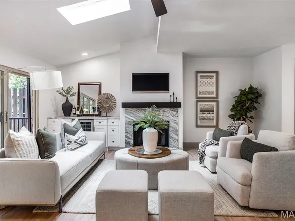 2365 Seven Pines Dr, Saint Louis, MO 63146