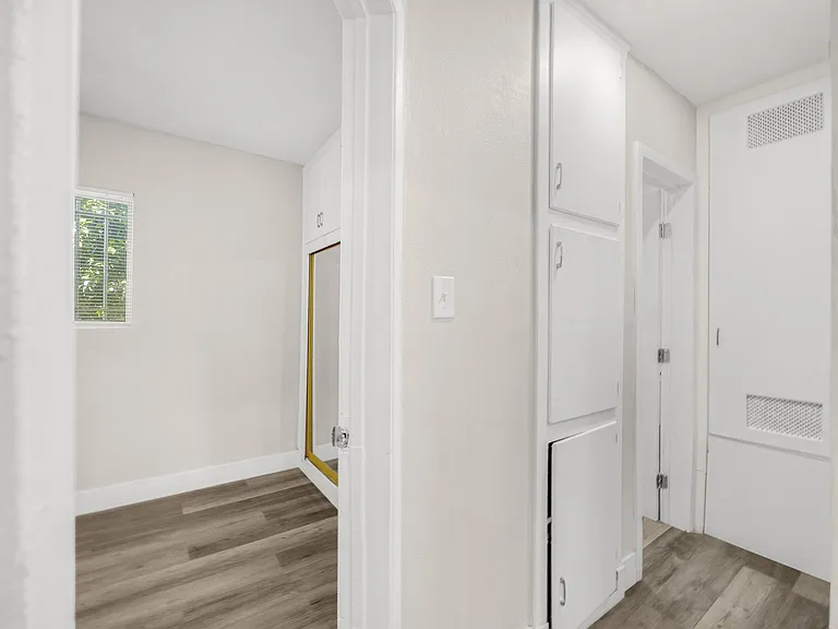 4500 N Lakewood Blvd — Photo 14