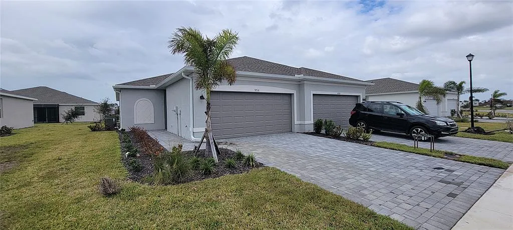 3 bed, 2.0 bath, 1417 sqft, $2,500 — Photo 1
