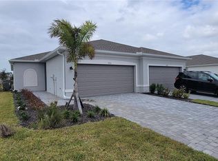 8716 Saint Kitts Cir, Englewood, FL 34224