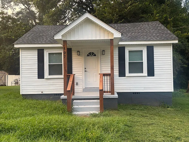 507 Hardwick Ave — Photo 1