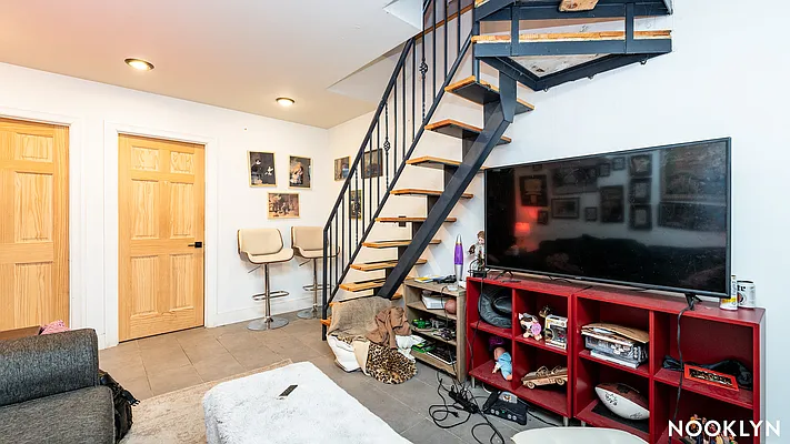 Rented by Nooklyn NYC LLC | media 21