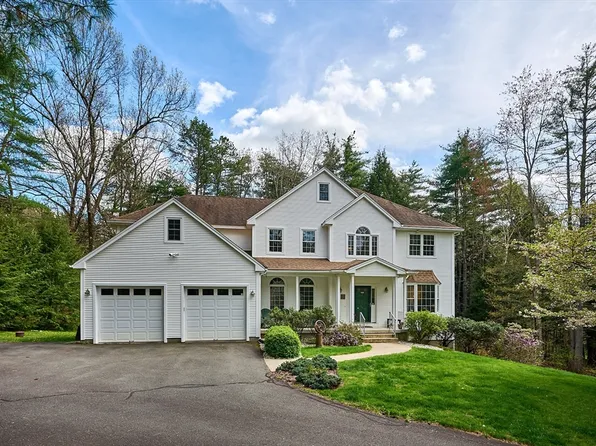 149 Blackberry Ln, Amherst, MA 01002