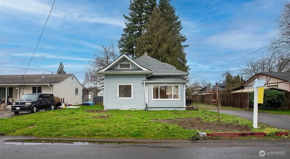 4 bed, 2.5 bath, 1560 sqft, $800 — Photo 3