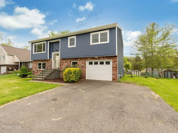 17 Seneca Place, Albany, NY 12208