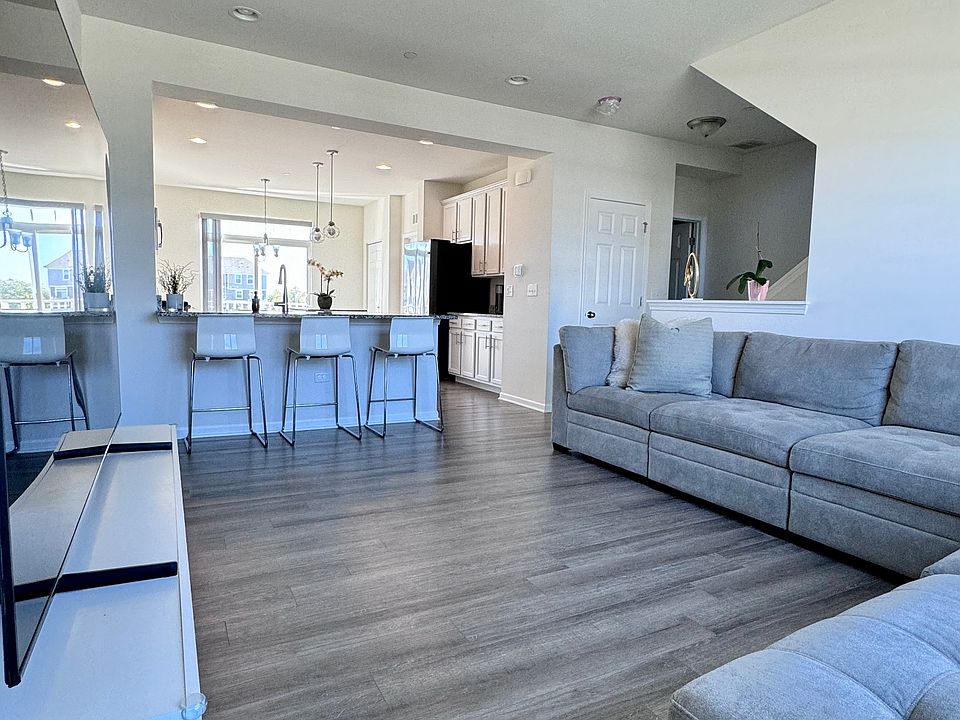 1st image of 14024 S Sheridan Trl