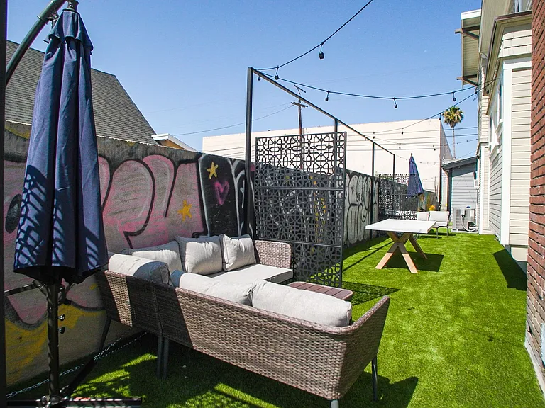 2811 Menlo Ave — Photo 4