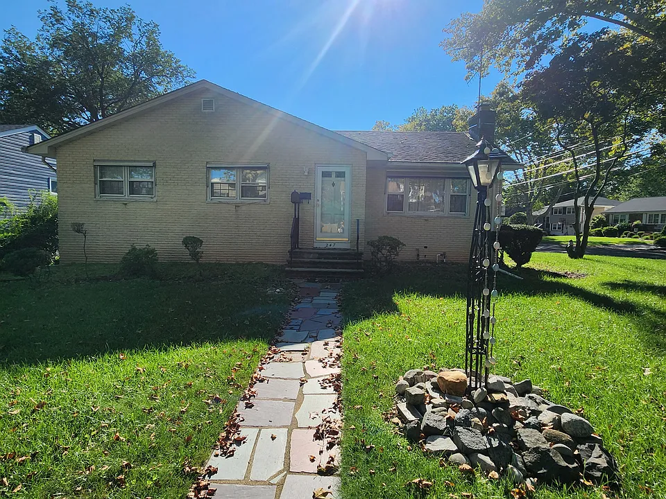 247 Berthold Ave