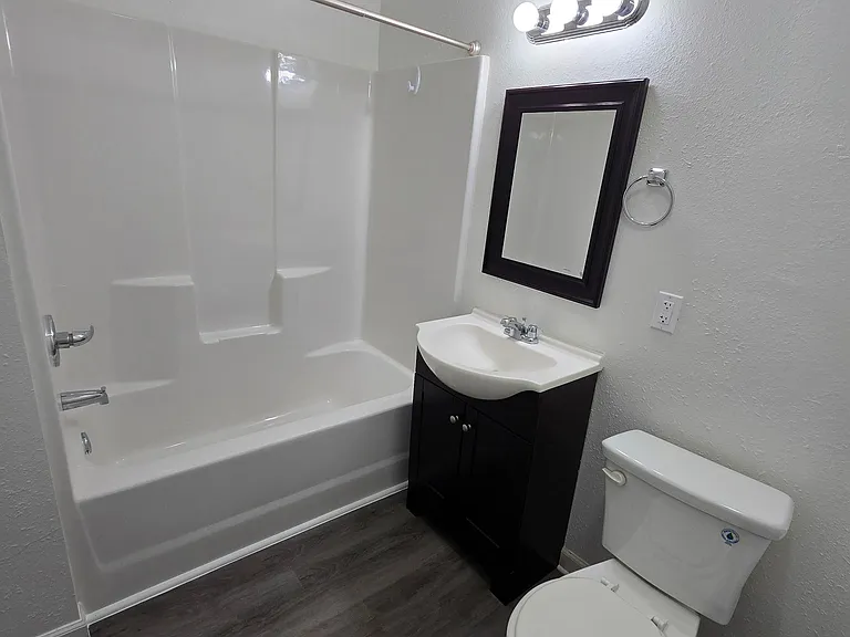 1207 W Florida St — Photo 10