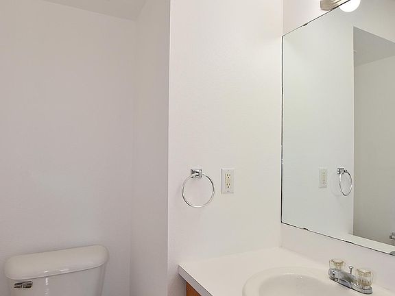 Main Floor 1/2 Bath