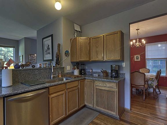 5th image of 6731 Pine Lake Dr