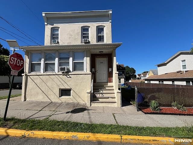 1st image of 570 Broad St