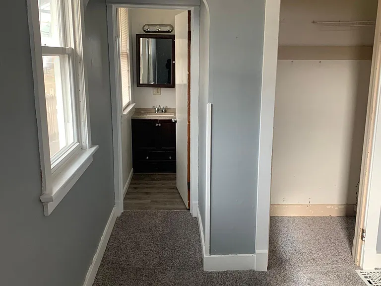 1936 Lillie Ave — Photo 3
