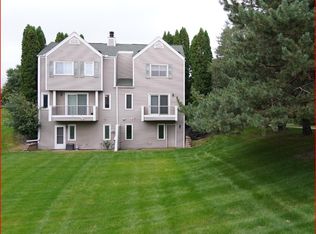 4199 Knob Cir #102, Saint Paul, MN 55122