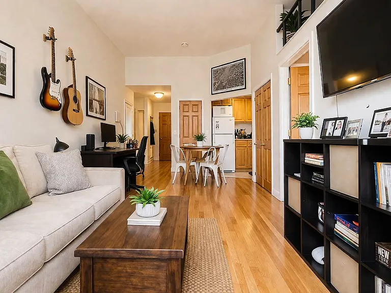 67 W 73rd St #2B — Photo 4