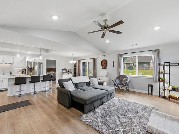 3rd image of 1581 Keanan Ln