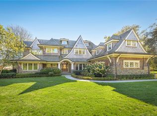 10 Ocean Lawn Ln, Newport, RI 02840