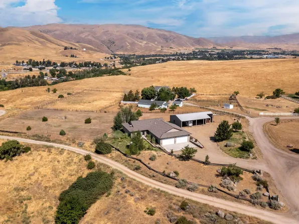 16 Branch Rd, Horseshoe Bend, ID 83629