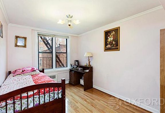 5th image of 275 Webster Ave APT 4-L