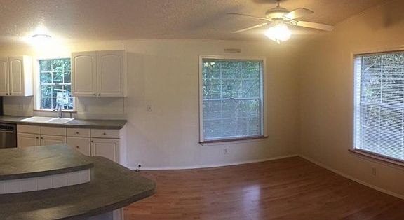 5th image of 8212 313th Pl NW