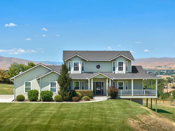 51 Oakwood Ln, Selah, WA 98942