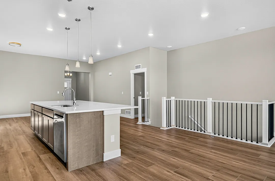 5 bed, 3688 sqft, $3,535 — Photo 1