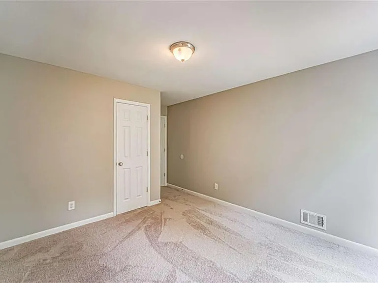 2218 Woodfern Dr — Photo 36