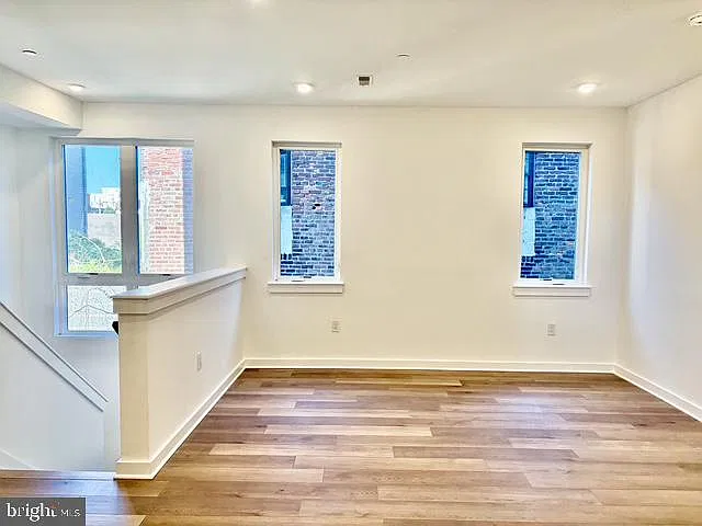 2 bed, 2.0 bath, 1050 sqft, $2,000 — Photo 3