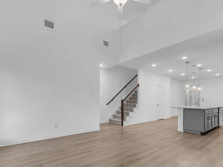 2136 Sunnymede Dr — Photo 11