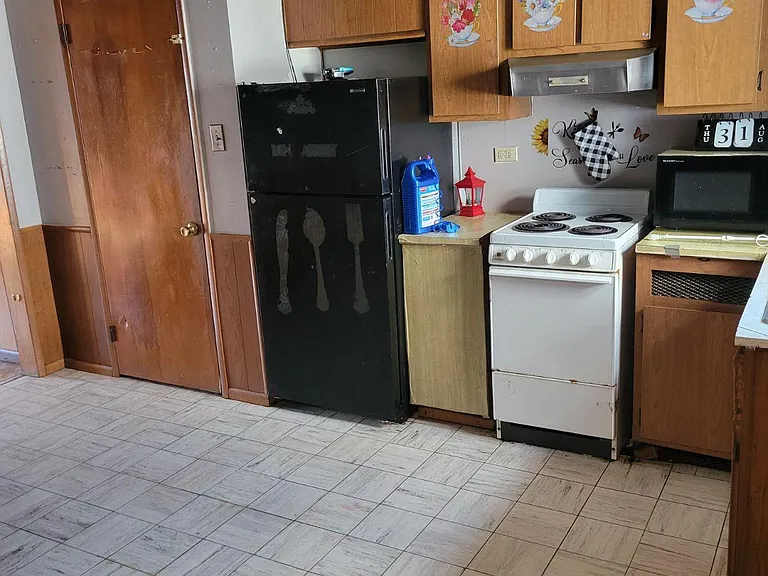 641 Walnut St #3 — Photo 8