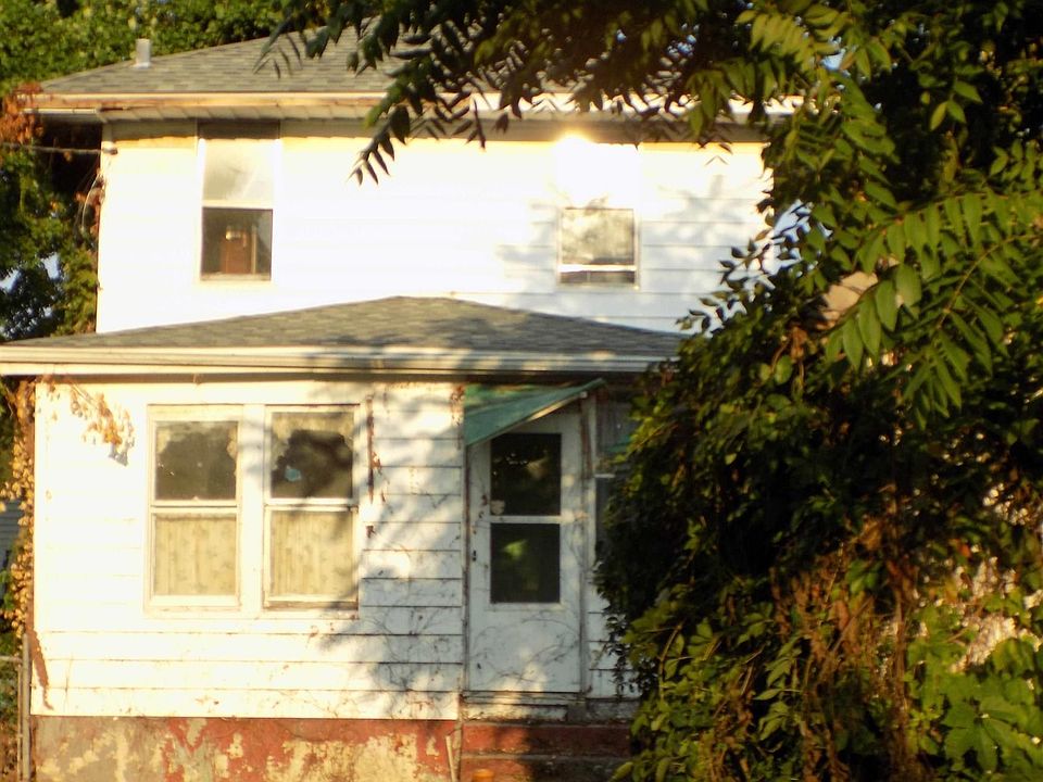 2nd image of 2521 S 9th St