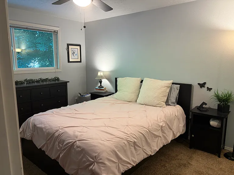 324 NE Scott Dr — Photo 6