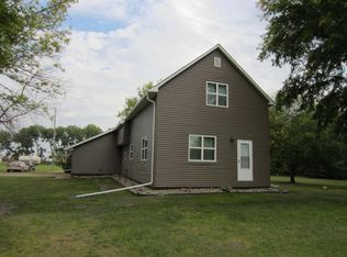 40541 180th St SW, East Grand Forks, MN 56721