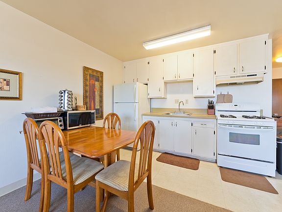 5th image of 355 Kalanianaole St #208
