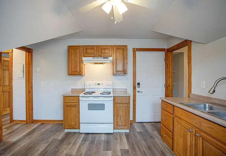 104-106 Madison St #3 — Photo 10
