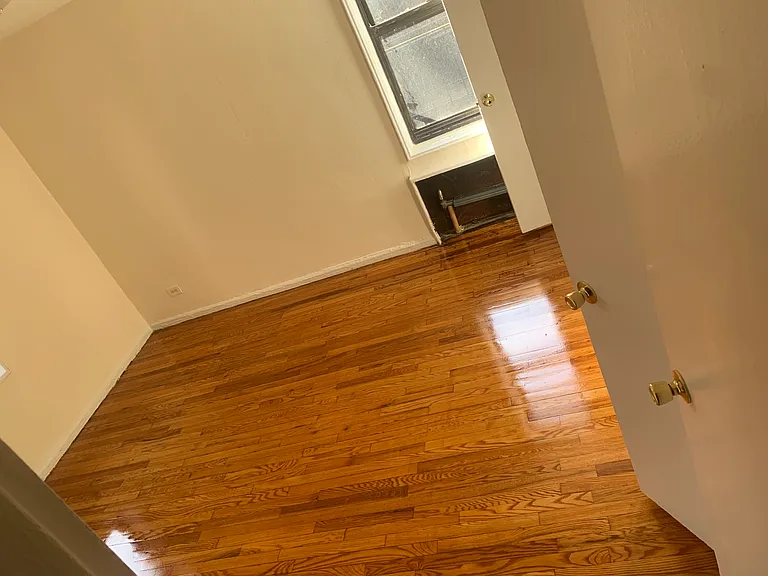 84th Dr — Photo 5