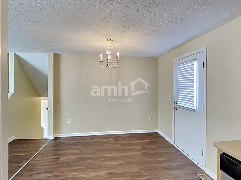 456 Kathryn Dr — Photo 4